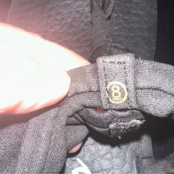 Skechers Women's Size 8 Yoga Foam Flip Flops Black Thong Ankle Strap Sandals - Picture 11 of 11